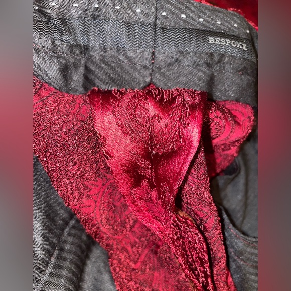 Studio Suits Red Italian Silk Licana Lycra Jacquard Suit 48R and 50R 2pc NWT - Picture 12 of 16